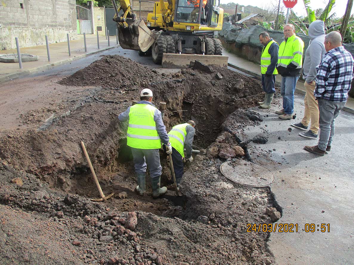 Infraestruturas Saneamento Básico Rua Padre José Cordeiro Rebelo e Rua da Nazaré Fajã de Cima