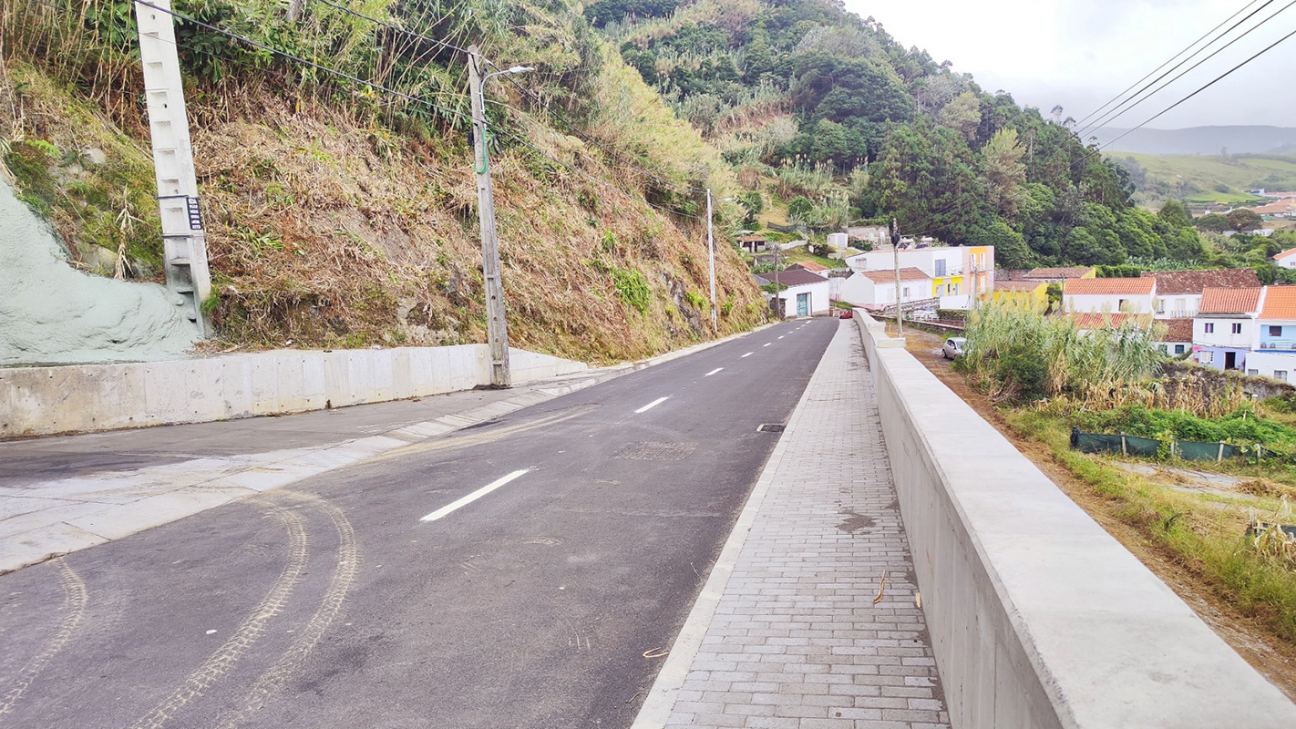 Empreitada de alargamento da estrada de ligação Maia – Lombinha da Maia