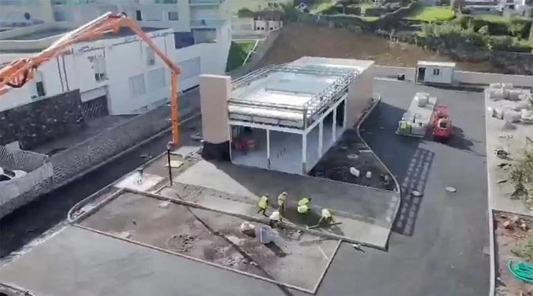 Construção do Burger King na Ribeira Grande